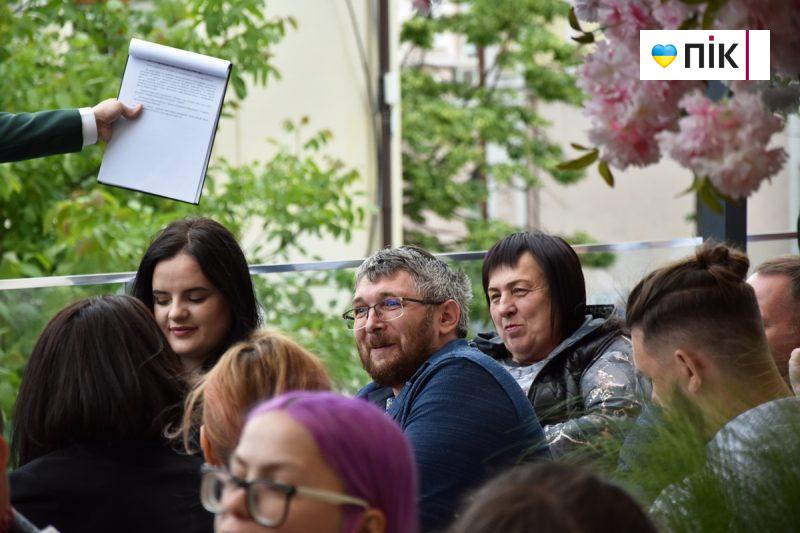 Люди Прикарпаття: на благодійному аукціоні на підтримку 109-го батальйону (ФОТО) 69 DSC 0465 scaled