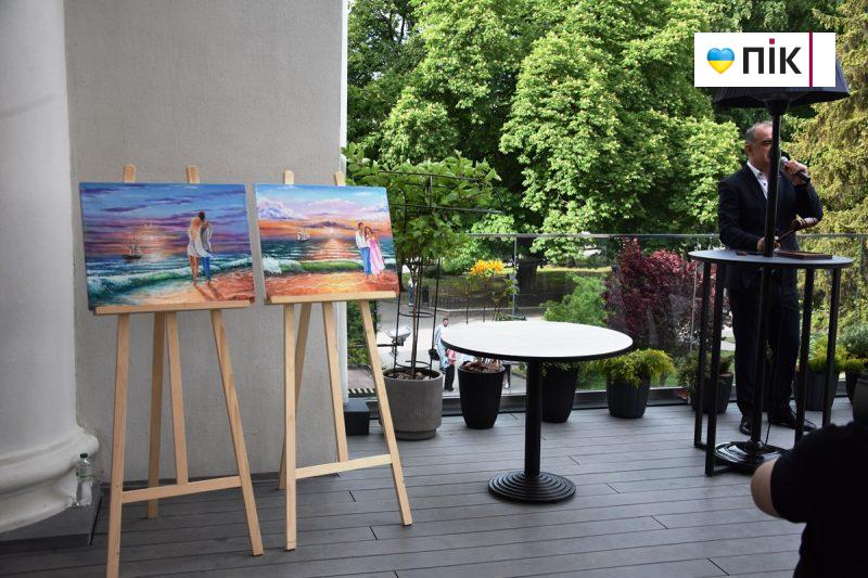 Люди Прикарпаття: на благодійному аукціоні на підтримку 109-го батальйону (ФОТО) 78 DSC 0501 scaled