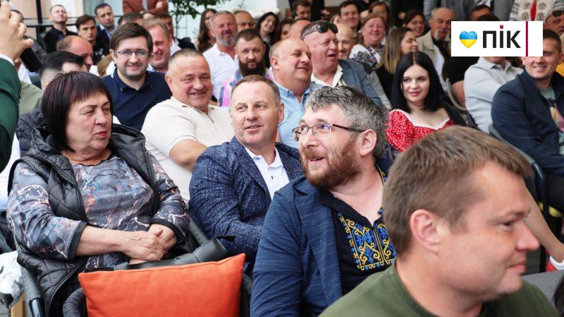 Люди Прикарпаття: на благодійному аукціоні на підтримку 109-го батальйону (ФОТО) 85 IMG 4073 scaled