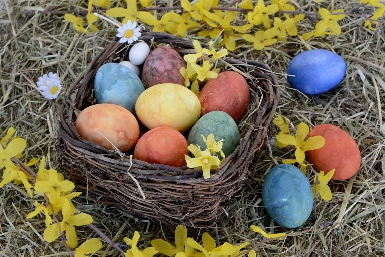 Як пофарбувати яйця на Великдень в домашніх умовах: корисні поради