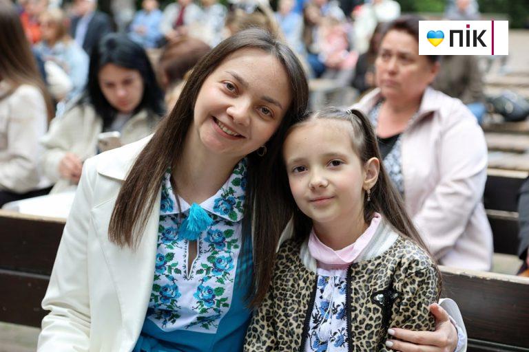 Люди Прикарпаття: День матері в Івано-Франківську (ФОТО)