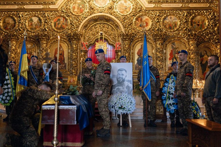 Людина з великим серцем: у Києві попрощались з прикарпатцем Василем Полагнюком "Буревій" (ФОТО) 10 vasyl10