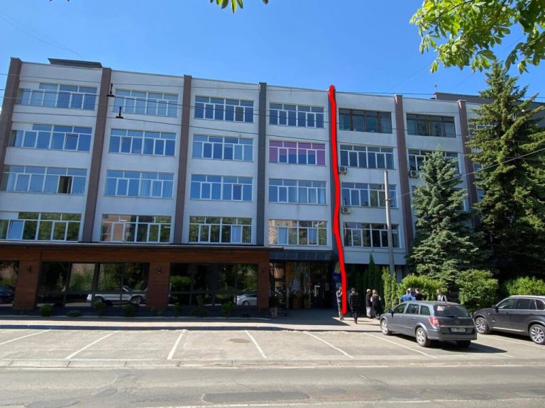 Продаж будівлі в центрі Франківська: Фонд держмайна знову продає "єдиний майновий комплекс" 8 3 56