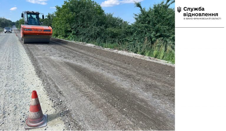 Стало відомо, на яких дорогах Прикарпаття проводять ямкові ремонти у червні 3 Стало відомо, на яких дорогах Прикарпаття проводять ямкові ремонти у червні