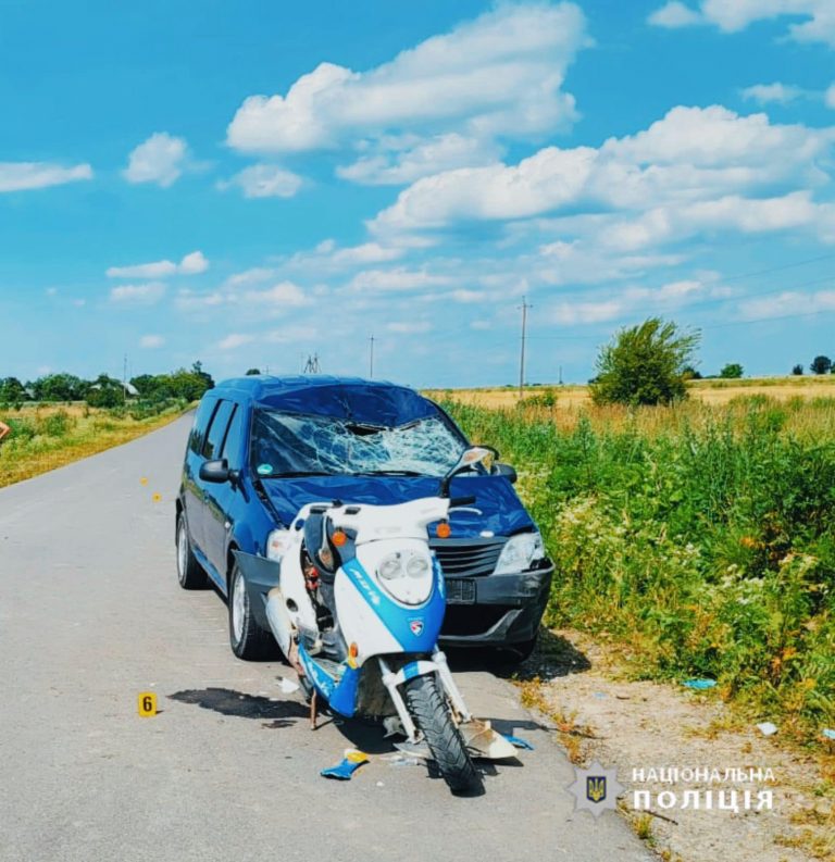 На Калущині зіштовхнулися автомобіль та мопед: є травмовані (ФОТО) 2 448573794 470052665668968 3333501175710864084 n