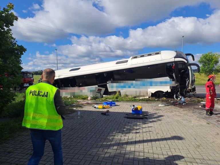 У Польщі автобус з українцями з'їхав у кювет (ФОТО) 3 448702337 768585945444789 6288301662179847890 n
