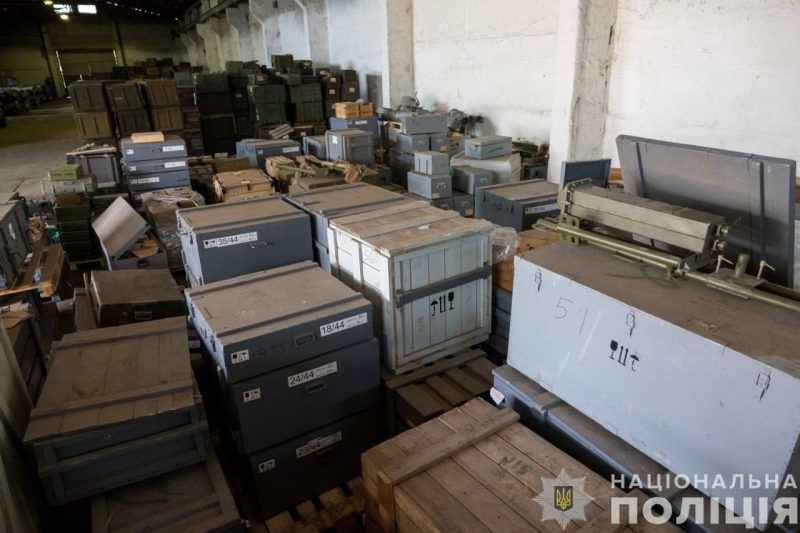 Нацполіція передала ЗСУ 3 500 одиниць арештованих комплектуючих до військової техніки (ФОТО)