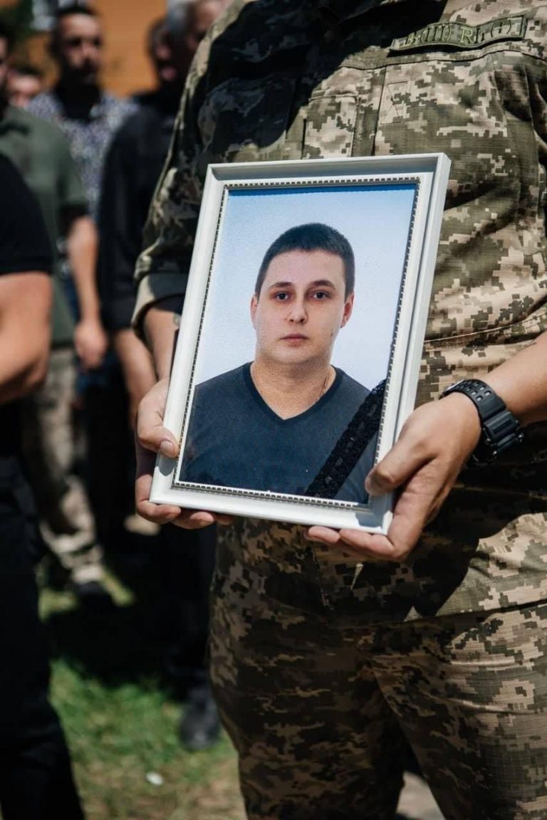 На Прикарпатті прикордонники вшанували пам'ять побратима, який загинув на Донеччині (ФОТО) 1 448863185 800686248908473 3060579781559645500 n