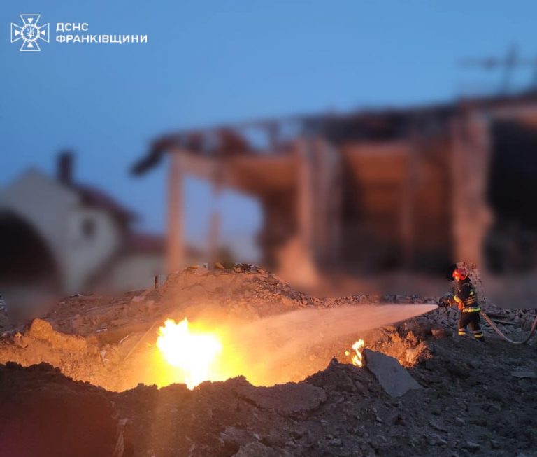 Вранці росія атакувала навчальний заклад на Франківщині: що відомо 10 Вранці росія атакувала навчальний заклад на Франківщині: що відомо