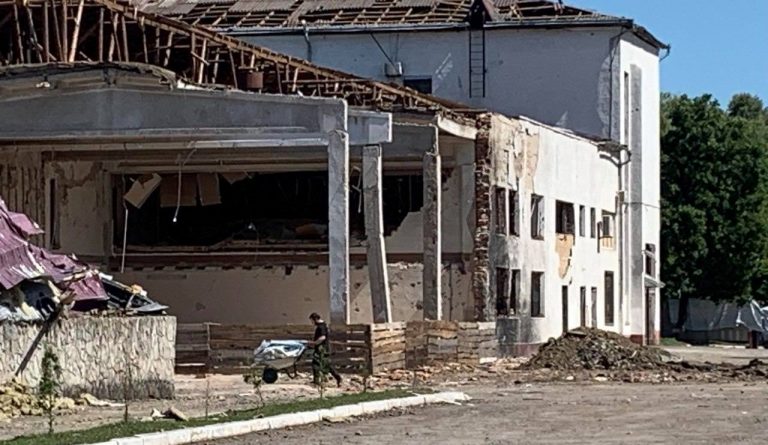В Університеті нафти і газу показали, як ліквідовують наслідки ракетного удару (ФОТО) 6 448916955 924478629721537 1258712972217819188 n