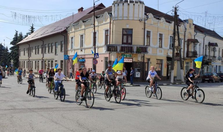 У Тлумачі відбувся велопробіг в пам'ять про полеглих воїнів та полонених (ФОТО) 9 У Тлумачі відбувся велопробіг в пам'ять про полеглих воїнів та полонених (ФОТО)