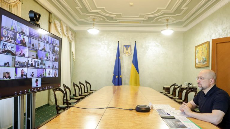 Укриття, учні, автобуси, генератори: в Україні підбили підсумки навчального року 11 Укриття, учні, автобуси, генератори: в Україні підбили підсумки навчального року