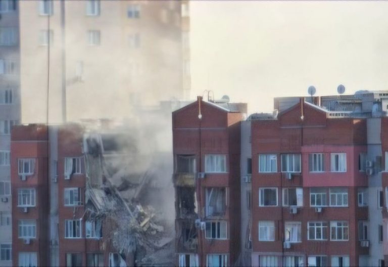 Окупанти вдарили по багатоповерхівці у Дніпрі (ФОТО) 4 IMG 20240628 192858 959