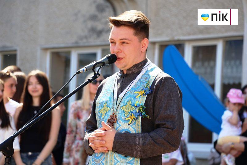 Люди Прикарпаття: останній дзвоник у ліцеях Івано-Франківська (ФОТО) 26 IMG 8521 scaled