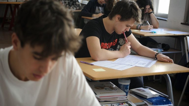 У Міносвіти вводять нові правила для вступу на аспірантуру 3 ispit testi studenti ispaniya gettyimages 1473456403 8f2ba2c9c52b2927f2dec426f5d273fb 1200x675