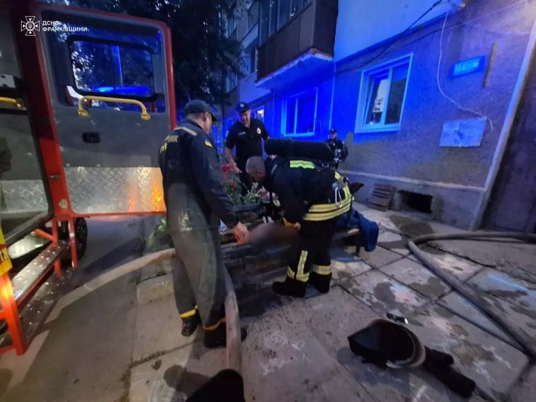 У Калуші під час пожежі травмувався чоловік 8 photo1718955204