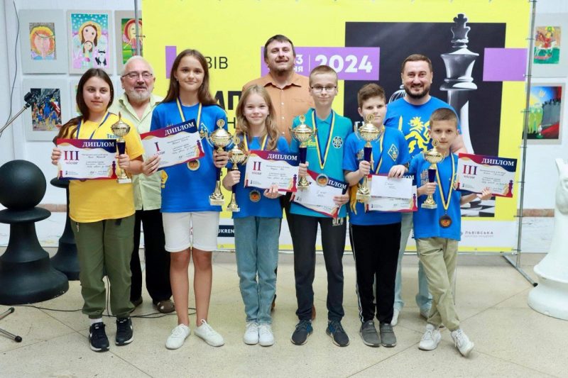 Юний чемпіон: 12-річний франківець Ростислав Матієвський підкорив шахову Україну