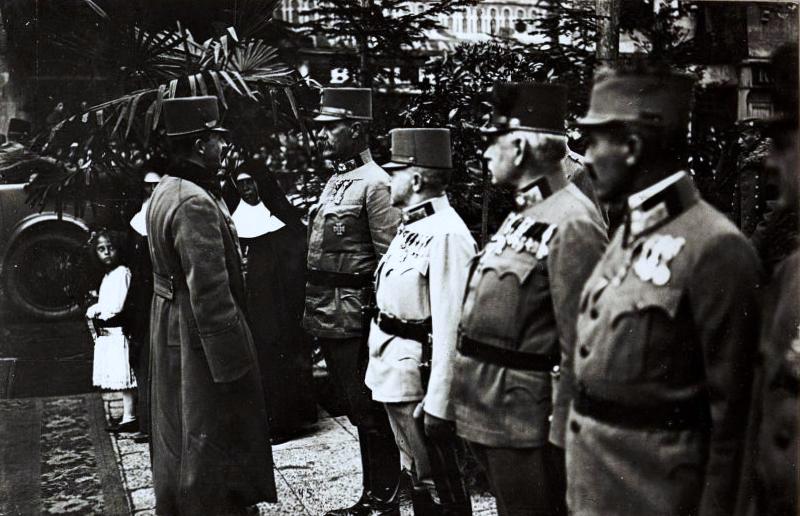 01917 Kaiser Karl I. beim Besuch von Stanislau unmittelbar nach der erfolgreichen Gegenoffensive in Galizien am 29.7.1917 1