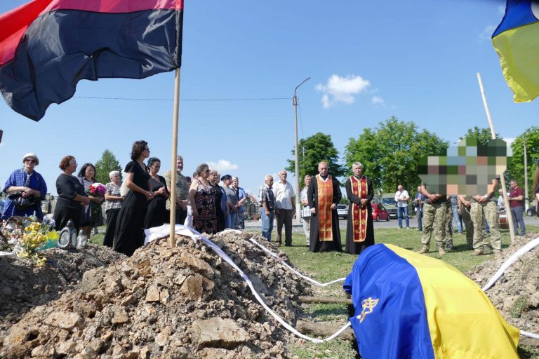 Калуська громада провела в останню путь полеглого воїна (ФОТО) 2 3 5