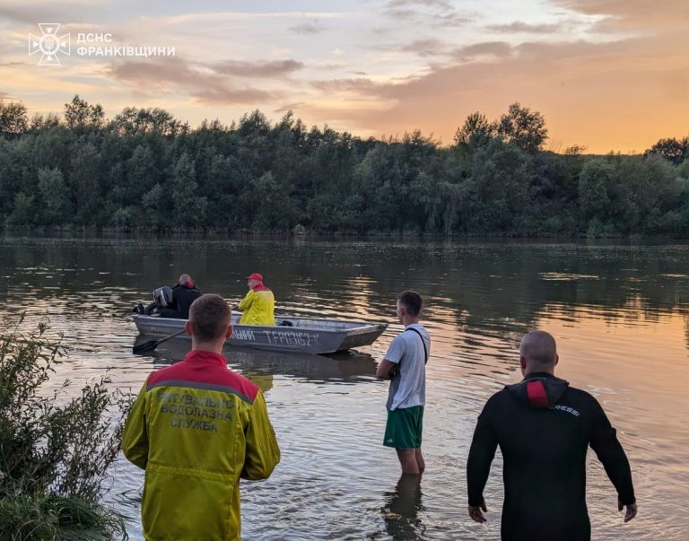 У Дубівцях втопився 27-річний хлопець: його тіло підняли на берег (ФОТО)