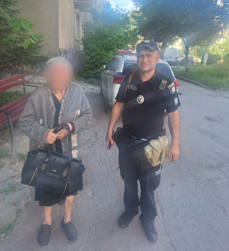 У Калуші допомогли 89-річній жінці, яка має проблеми з пам'яттю (ФОТО) 10 450171409 799673745641764 3822494079695011014 n