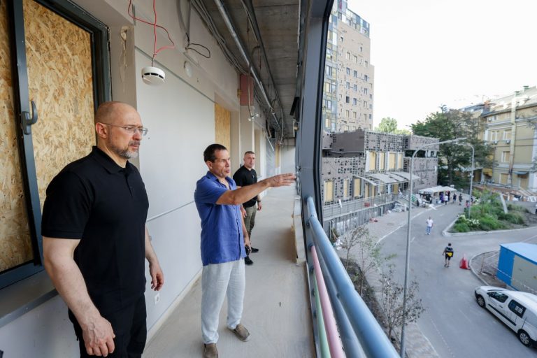 Розпочинаємо відбудову Охматдиту після ракетного удару росії - Денис Шмигаль 8 Розпочинаємо відбудову Охматдиту після ракетного удару росії - Денис Шмигаль