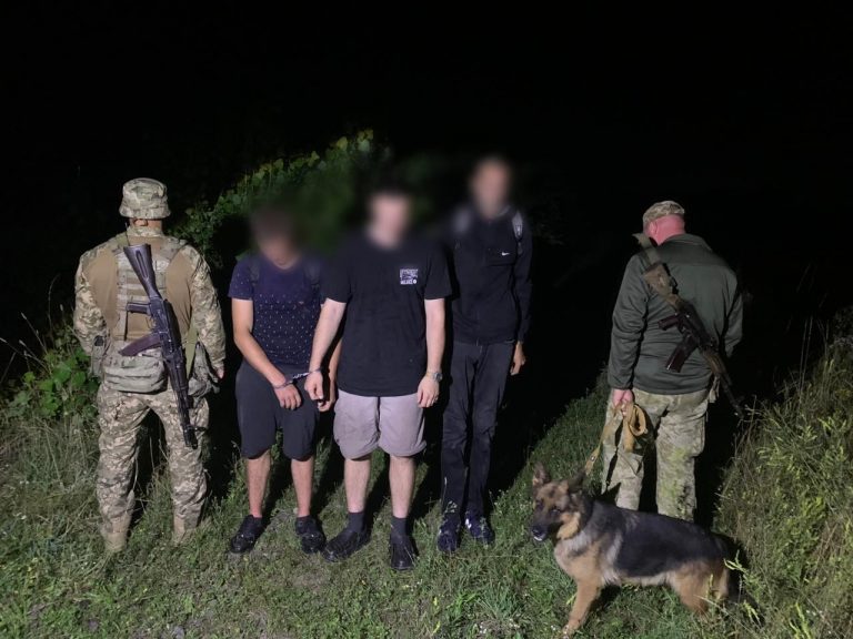 За добу прикордонники затримали сімох чоловіків, які планували перепливати Тису (ФОТО) 2 450359123 810617357915362 4749500125117537610 n