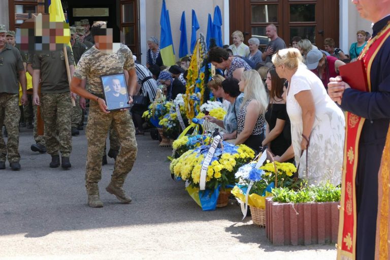 На Калущині попрощалися з атовцем та волонтером Олегом Івахнюком (ФОТО) 5 450611909 881258087369562 2158819222543962221 n