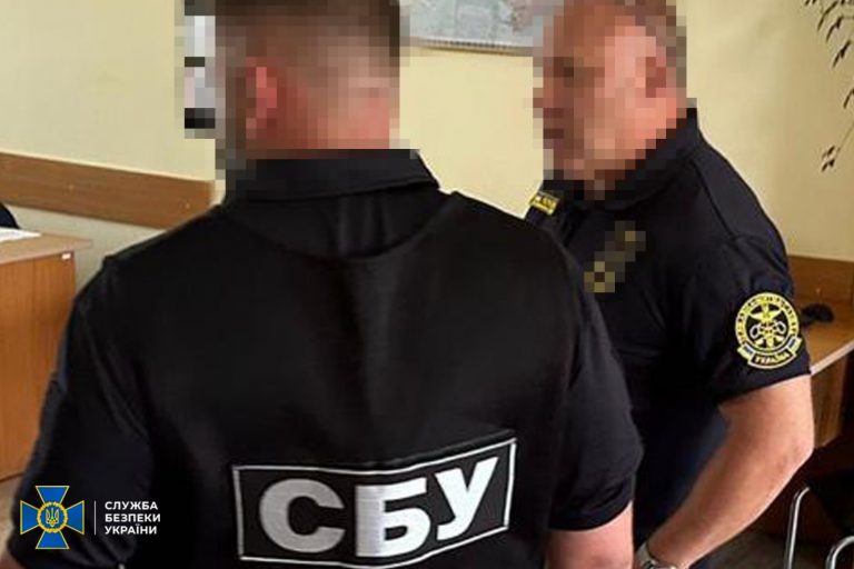 СБУ та ДБР затримали одного з головних митників на Прикарпатті (ФОТО) 2 450947325 899711588864239 2679267275302779570 n