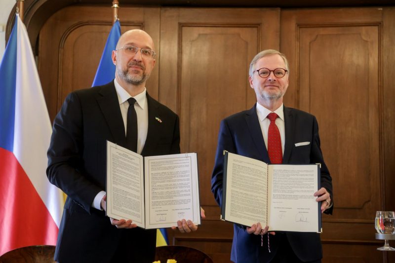 Чехи побудуть новий патронний завод в Україні - прем'єр Шмигаль