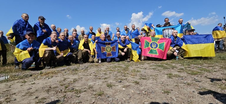Воїни ЗСУ та прикордонники: Україна повернула з полону 95 військових (ФОТО)