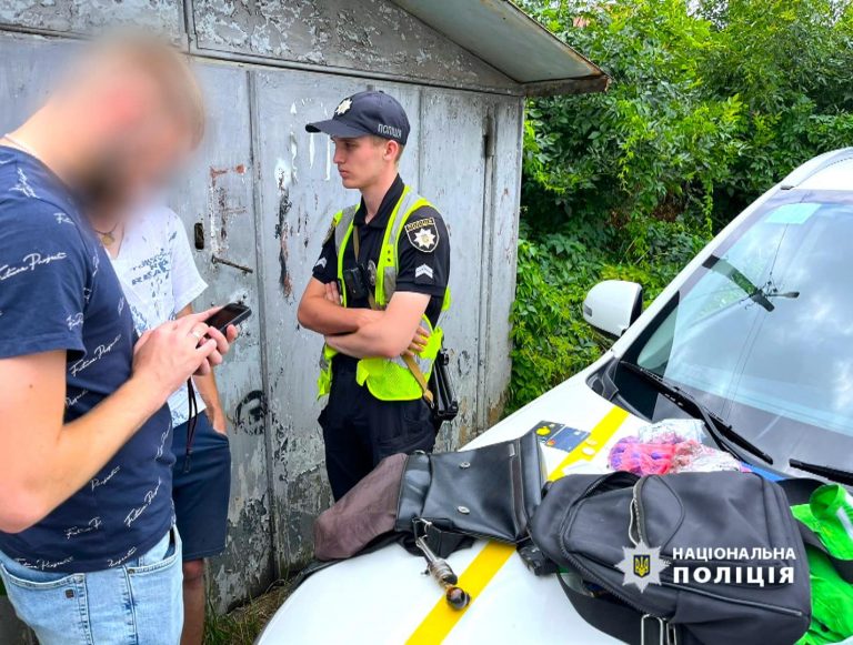 Мав у сумці 100 грамів психотропів: у Коломиї затримали чоловіка, який збував наркотики (ФОТО) 11 452112133 489856423688592 1917313105410557812 n