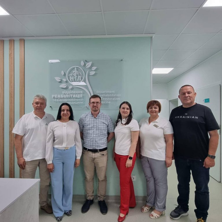 Надвірнянську лікарню відвідав головний санітарний лікар України (ФОТО) 4 Надвірнянську лікарню відвідав головний санітарний лікар України (ФОТО)