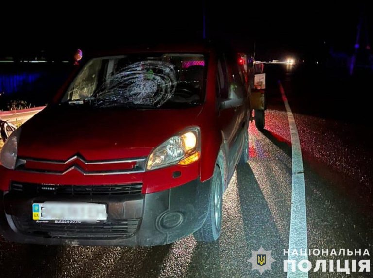 На Стрийщині зіткнулися велосипедист та водій "Citroen Berlingo" (ФОТО) 1 На Стрийщині зіктнулися велосипедист та водій «Citroen Berlingo» (ФОТО)