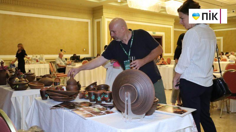 У Дніпрі відбувся міжрегіональний форум керамістів з усієї України: що обговорили (ФОТО) 16 IMG 5032 scaled