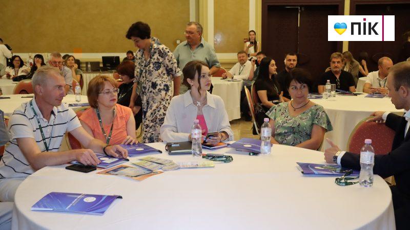 У Дніпрі відбувся міжрегіональний форум керамістів з усієї України: що обговорили (ФОТО) 14 IMG 5108 scaled