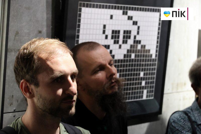 Люди Прикарпаття: на відкритті виставки робіт полеглого воїна Остапа Бринського (ФОТО) 12 IMG 8554 2 scaled