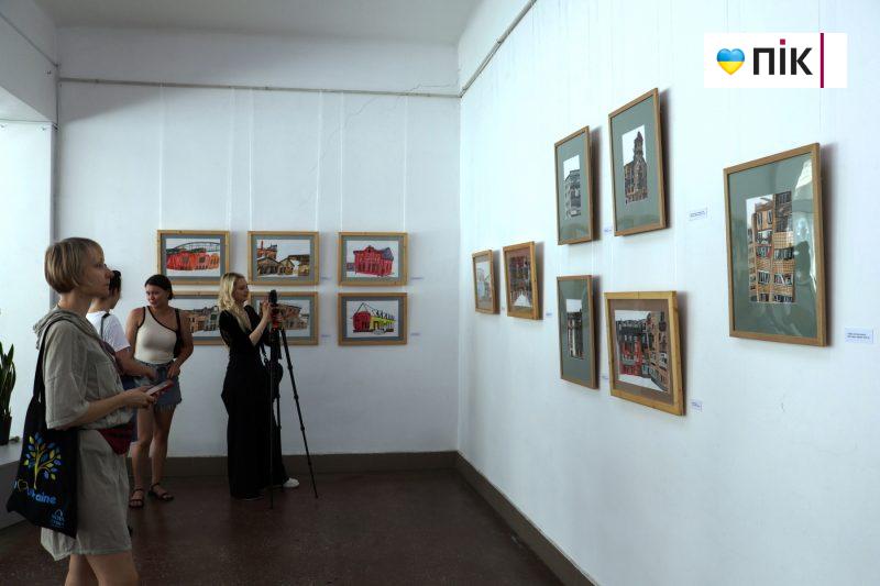 Люди Прикарпаття: на виставці художниці Оксани Миханько у Франківську (ФОТО) 7 IMG 9655 novyj razmer scaled