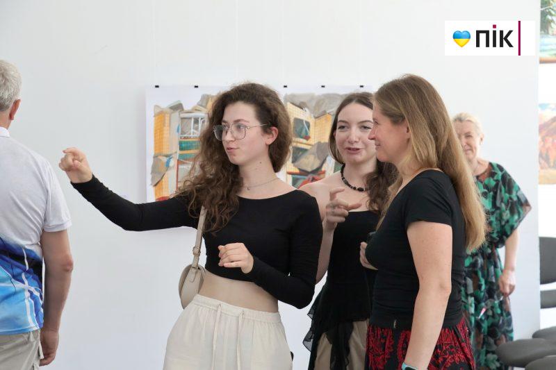 Люди Прикарпаття: на виставці художниці Оксани Миханько у Франківську (ФОТО) 14 IMG 9833 novyj razmer scaled