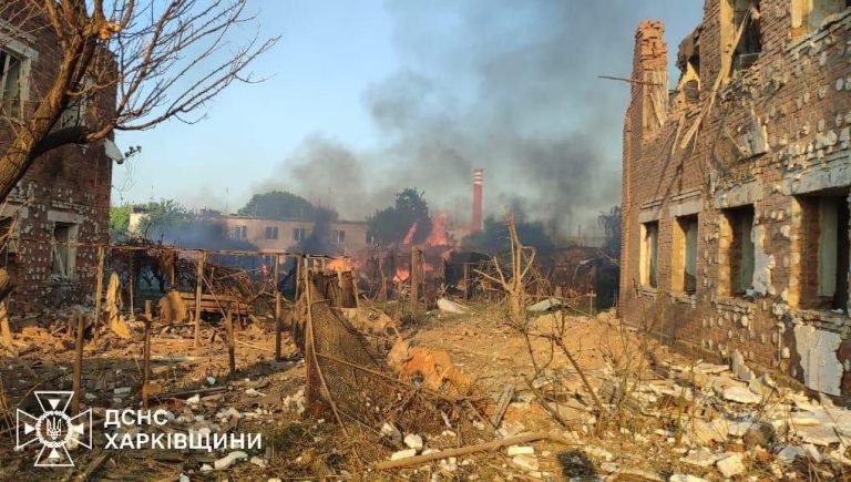 Ворог вдарив по житлових будинках на Харківщині: є загиблі та травмовані (ФОТО) 6 photo 2024 07 12 07 41 44