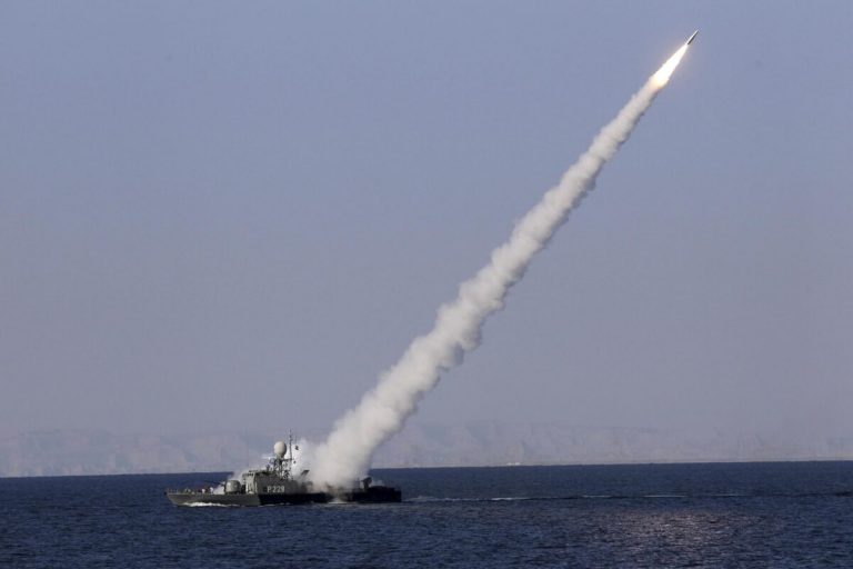 Серед них є носії ракет: скільки кораблів росія зараз тримає у Чорному та Середземному морях 9 r