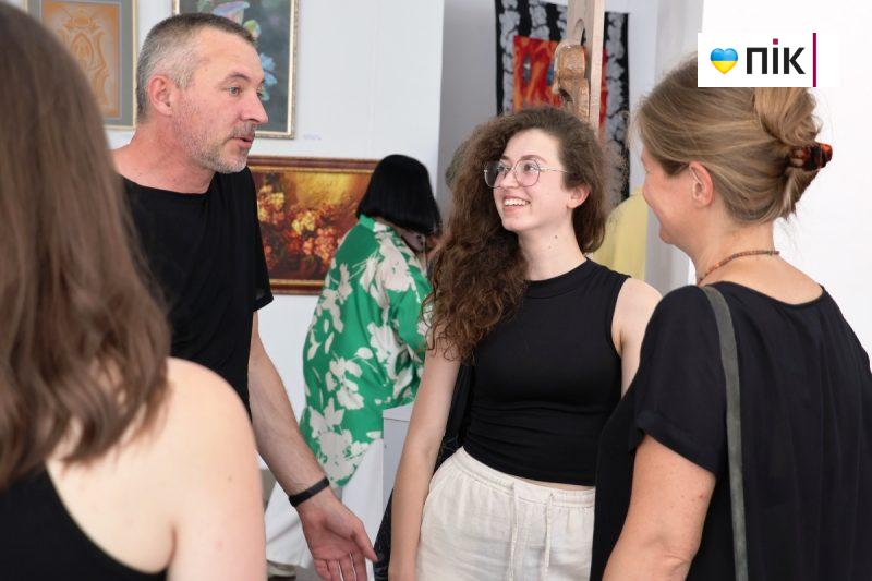 Люди Прикарпаття: на виставці франківських художників до Дня Незалежності (ФОТО) 27 27 scaled