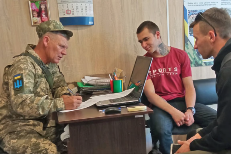 В Уряді повідомили, скільки українців заброньовані від мобілізації 8 В Уряді повідомили, скільки українців заброньовані від мобілізації