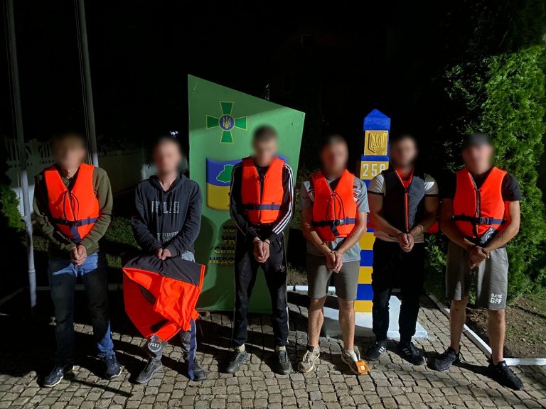Група чоловіків у рятувальних жилетах намагалася переплисти Тису (ФОТО) 9 454202914 827093019601129 2873225413297498243 n