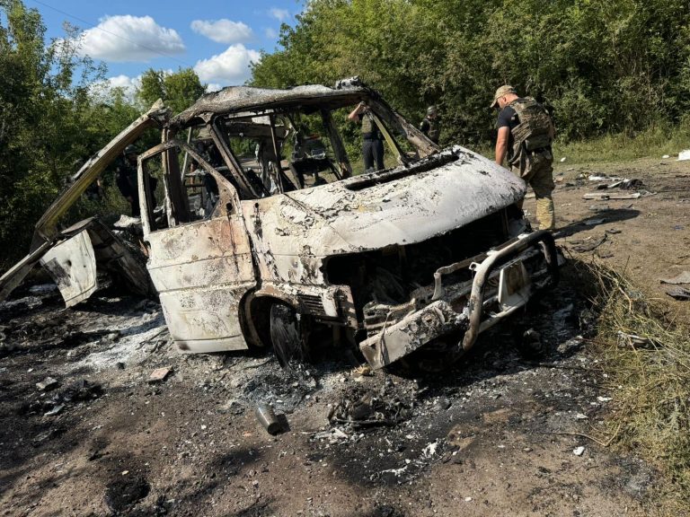 На Харківщині окупанти атакували автомобіль медиків: загинула жінка (ФОТО) 2 455028219 8023848894367594 1389149192242621580 n