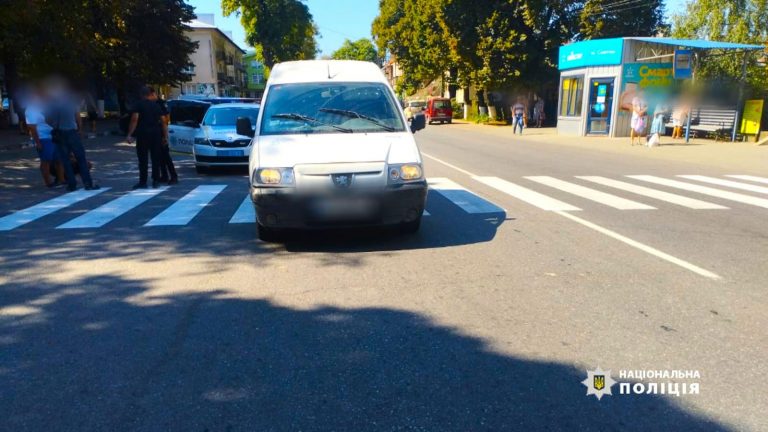 У Снятині водій авто збив жінку на нерегульованому переході (ФОТО) 7 455659055 505039708836930 3621977852062455861 n