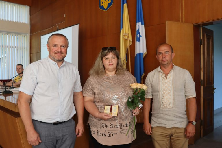 Жительці Долинської громади присвоїли почесне звання "Мати-героїня" (ФОТО) 1 Жительці Долинської громади присвоїли почесне звання "Мати-героїня" (ФОТО)