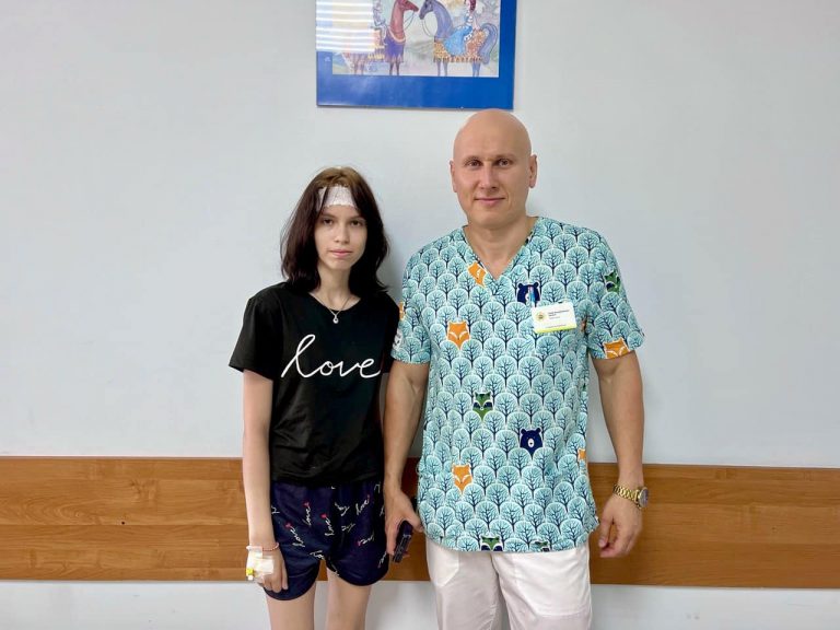 16-річна львів'янка потрапила до лікарні через прокол вуха для сережки (ФОТО) 2 455832896 1009514904509766 7244430285995136622 n
