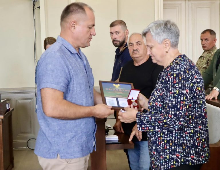 У Коломиї присвоїли звання "почесний громадянин міста" 26 полеглим воїнам 7 У Коломиї присвоїли звання "почесний громадянин міста" 26 полеглим воїнам