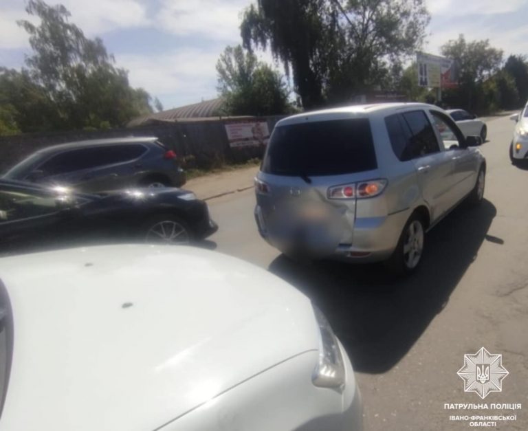 У Франківську зіткнулися два автомобілі: винуватця покарали (ФОТО) 8 457232857 939806258186986 540735114145041172 n
